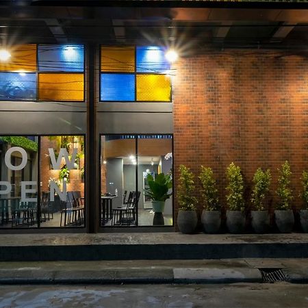 Bed Friends Poshtel Hostel Chiang Rai Bagian luar foto