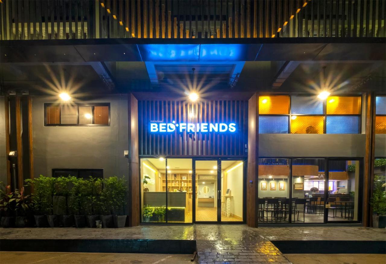 Bed Friends Poshtel Hostel Chiang Rai Bagian luar foto
